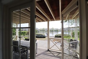 Bungalow by Water Near Rotterdam