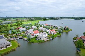 Bungalow by Water Near Rotterdam