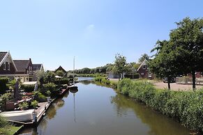 Bungalow by Water Near Rotterdam