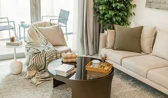 Modern 2BR w Direct Beach Access Emaar Beachfront