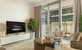 Modern 2BR w Direct Beach Access Emaar Beachfront