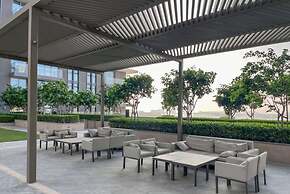 Modern 2BR w Direct Beach Access Emaar Beachfront