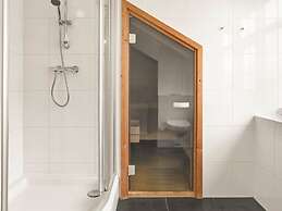 Bungalow by Water With Sauna in South Holland