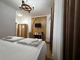 Ulli Oy Boutique Hotel & Terrace
