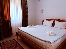 Ulli Oy Boutique Hotel & Terrace