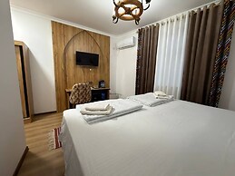 Ulli Oy Boutique Hotel & Terrace