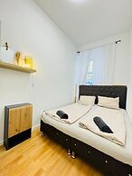10 Economy Rooms-Shared Bath & Kitchen