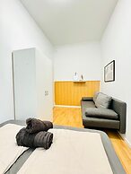 10 Economy Rooms-Shared Bath & Kitchen