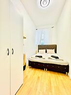 10 Economy Rooms-Shared Bath & Kitchen