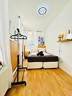 10 Economy Rooms-Shared Bath & Kitchen