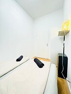 10 Economy Rooms-Shared Bath & Kitchen