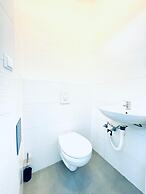 10 Economy Rooms-Shared Bath & Kitchen