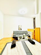10 Economy Rooms-Shared Bath & Kitchen