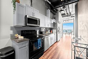 Bright Suites Finch West