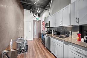Bright Suites Finch West