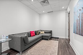 Bright Suites Finch West