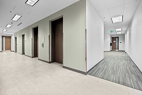Bright Suites Finch West