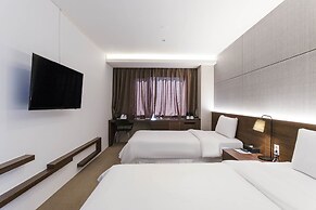 HOTEL ELORA