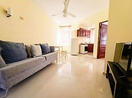 Costambar Ocean Breeze - Beachfront Apartment With Pool