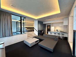DOG HOTEL SHIRAHAMA