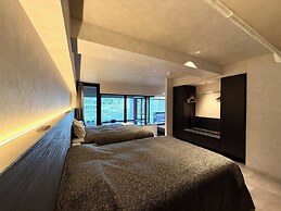 DOG HOTEL SHIRAHAMA