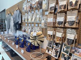 DOG HOTEL SHIRAHAMA