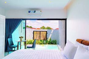 R Resident Resort