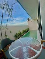 R Resident Resort