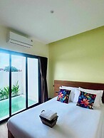 R Resident Resort