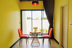 R Resident Resort