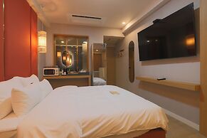 GEOJE-SI HOUND HOTEL JANGSEUNGPO