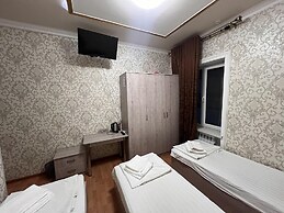 Diyora Hostel
