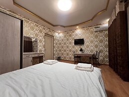 Diyora Hostel
