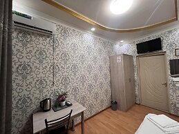 Diyora Hostel