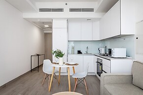 Bright 1BR with balcony in Luma 22