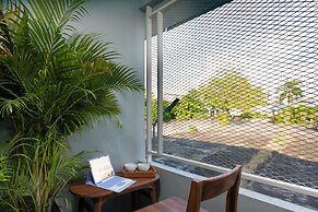 Comfy Corner Hotel