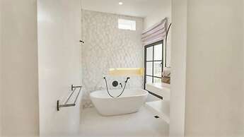 Samstiti Pool Suites Bingin Beach