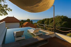 Samstiti Pool Suites Bingin Beach