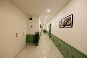 Treebo Moon Waalk, Patia