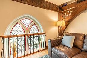 Host Stay The Nave