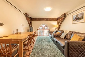 Host Stay The Nave