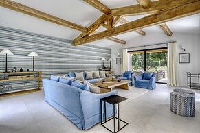 Luxurious Villa Facing the Baie des Canebiers