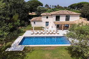 Luxurious Villa Facing the Baie des Canebiers