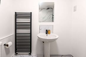Host Stay Bluebell Close