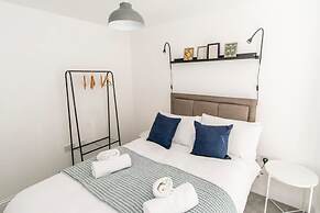 Host Stay Davies Close