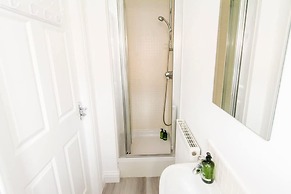 Host Stay Davies Close