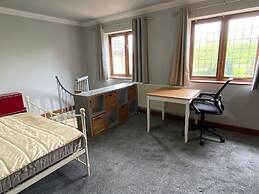Host Stay Studley Knapp