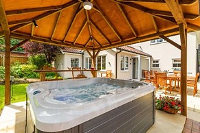 Host Stay Woodside House
