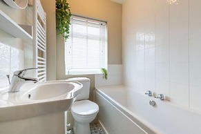 Host Stay Corner Cottage