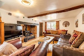 Host Stay Sand Pit Cottage